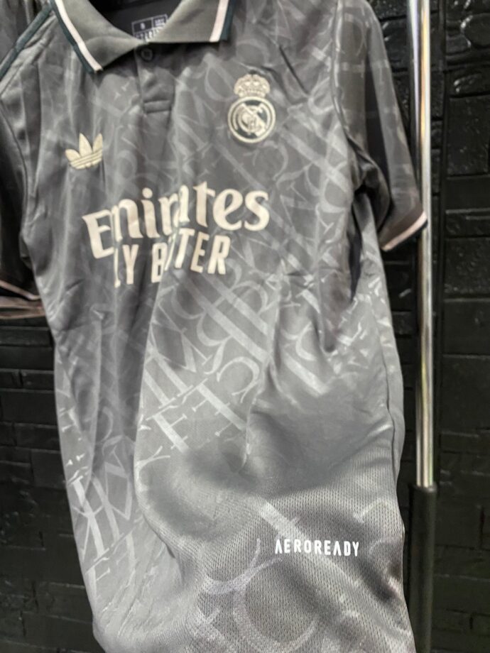 ⁦طقم ريال مدريد البديل 2025⁩ - الصورة ⁦3⁩