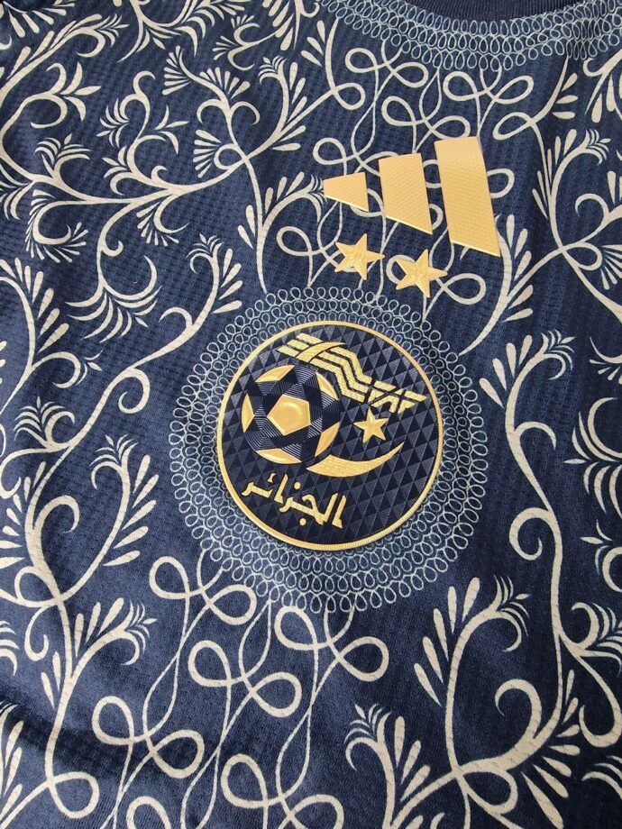 ⁦قميص المنتخب الوطني الذهبي 2025⁩ - الصورة ⁦7⁩