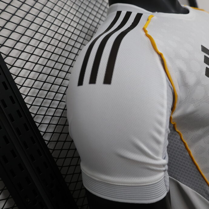 ⁦قميص ريال مدريد الاساسي 2026⁩ - الصورة ⁦8⁩