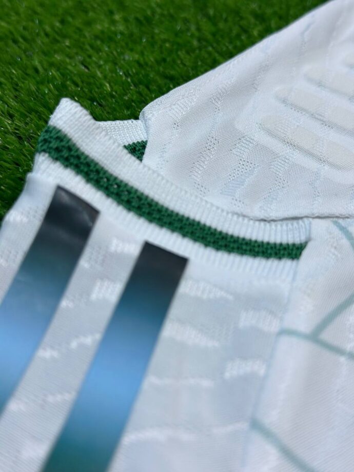 ⁦قميص المنتخب الوطني 2025 (ابيض)⁩ - الصورة ⁦5⁩