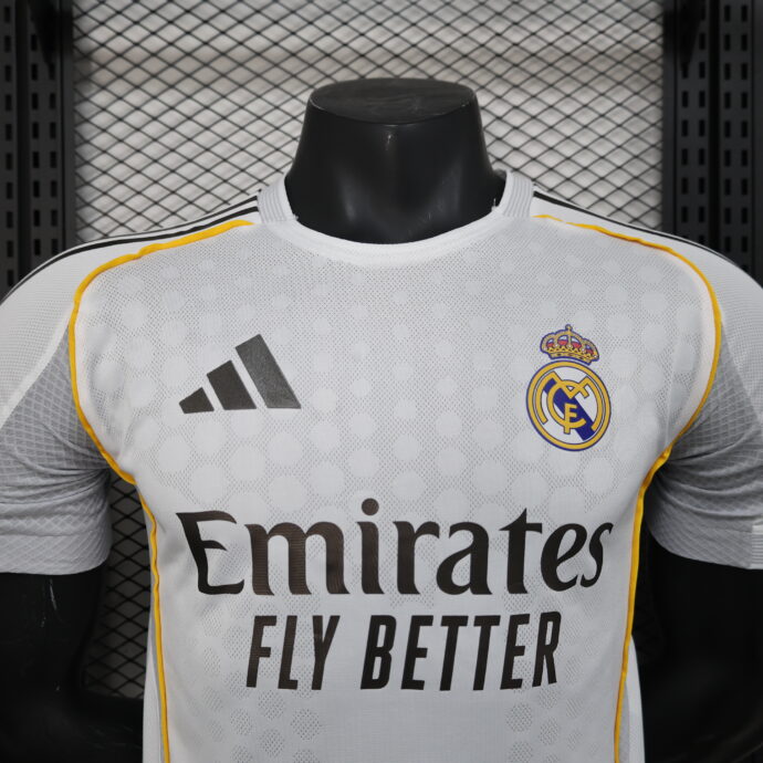 ⁦قميص ريال مدريد الاساسي 2026⁩ - الصورة ⁦6⁩